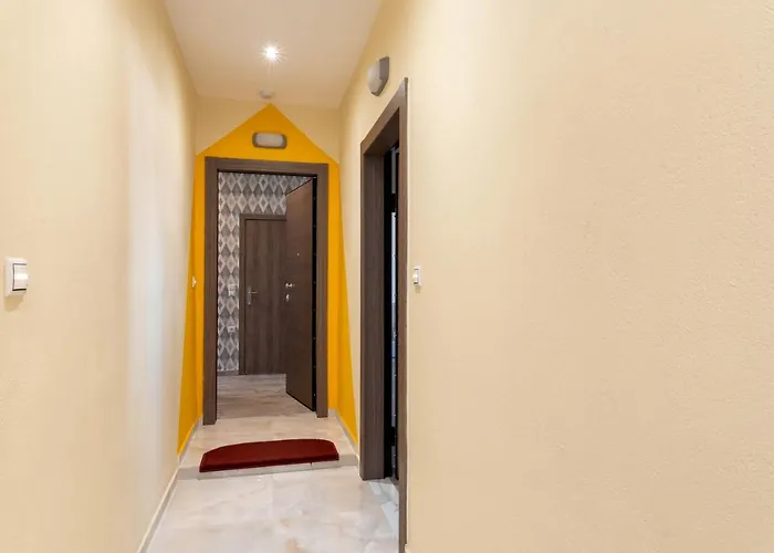 Royal Dream -kiki Daire Golos